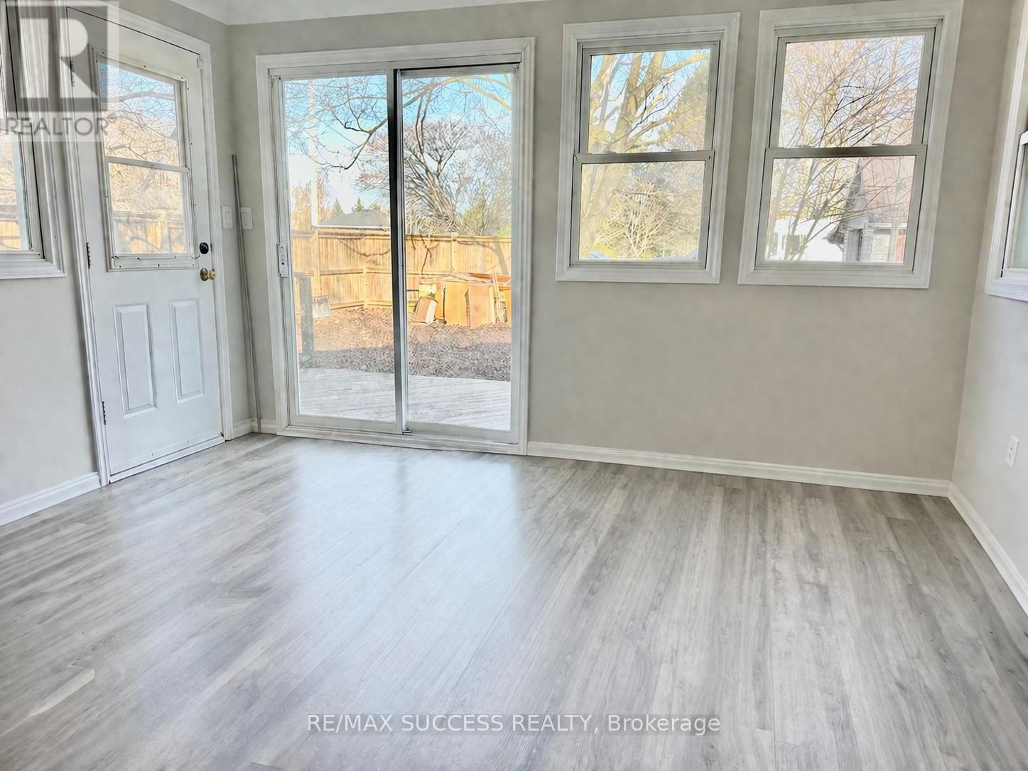 738 MOUNT PLEASANT ROAD - 13
