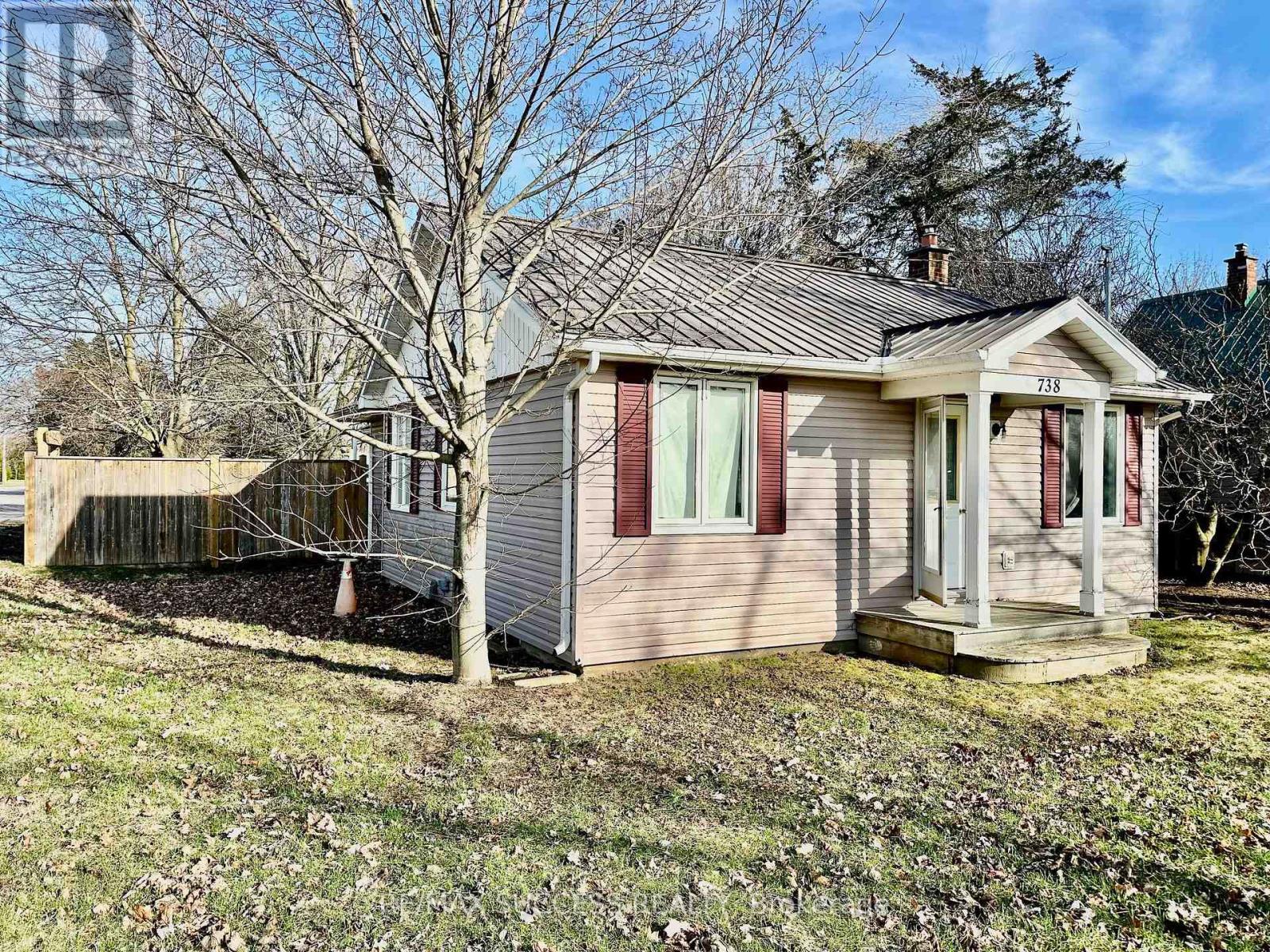 738 MOUNT PLEASANT ROAD - 27