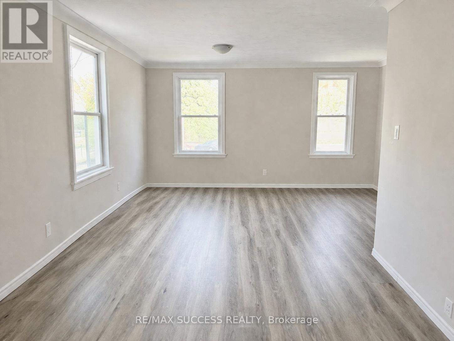738 MOUNT PLEASANT ROAD - 9