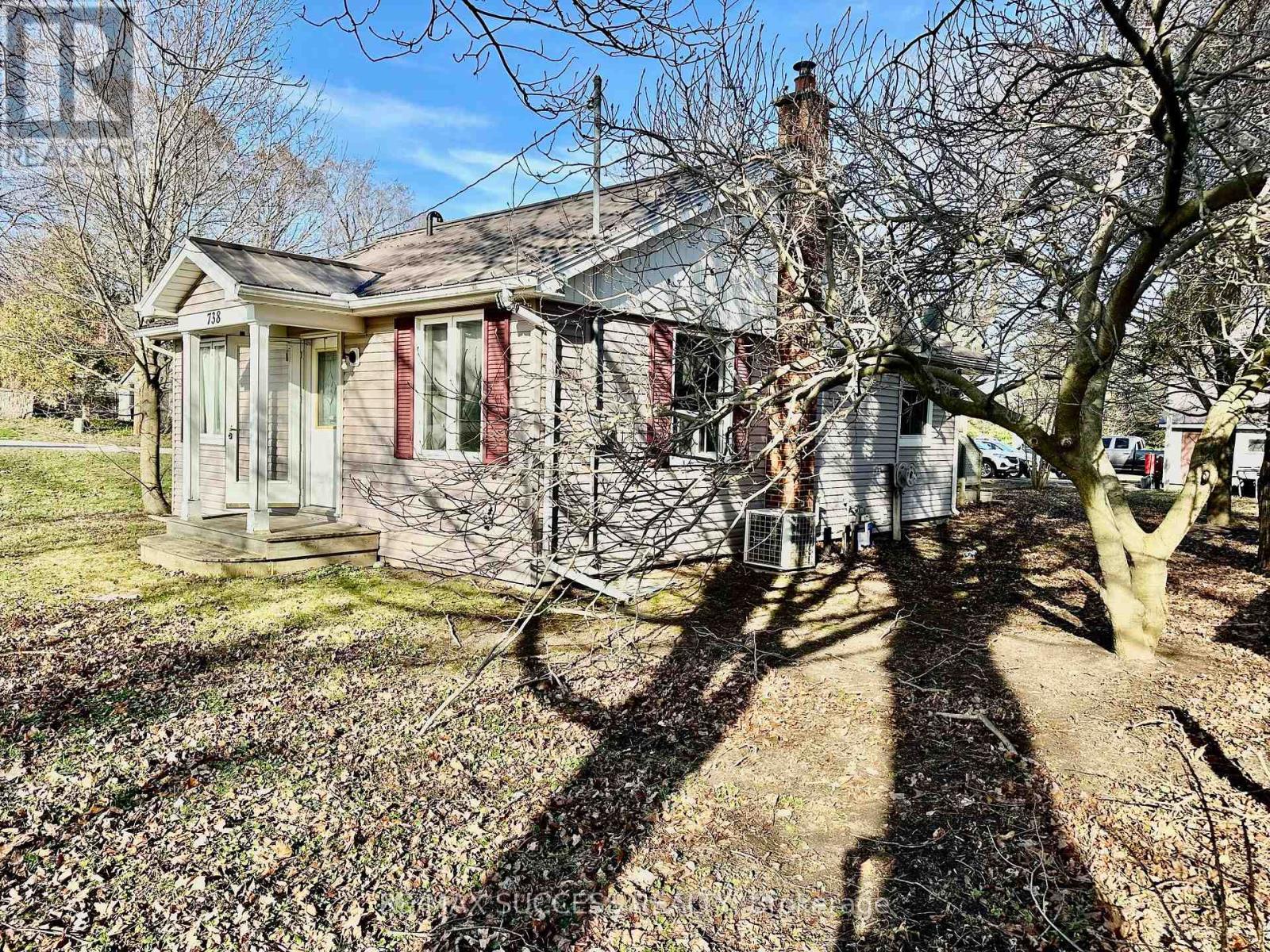 738 MOUNT PLEASANT ROAD - 28
