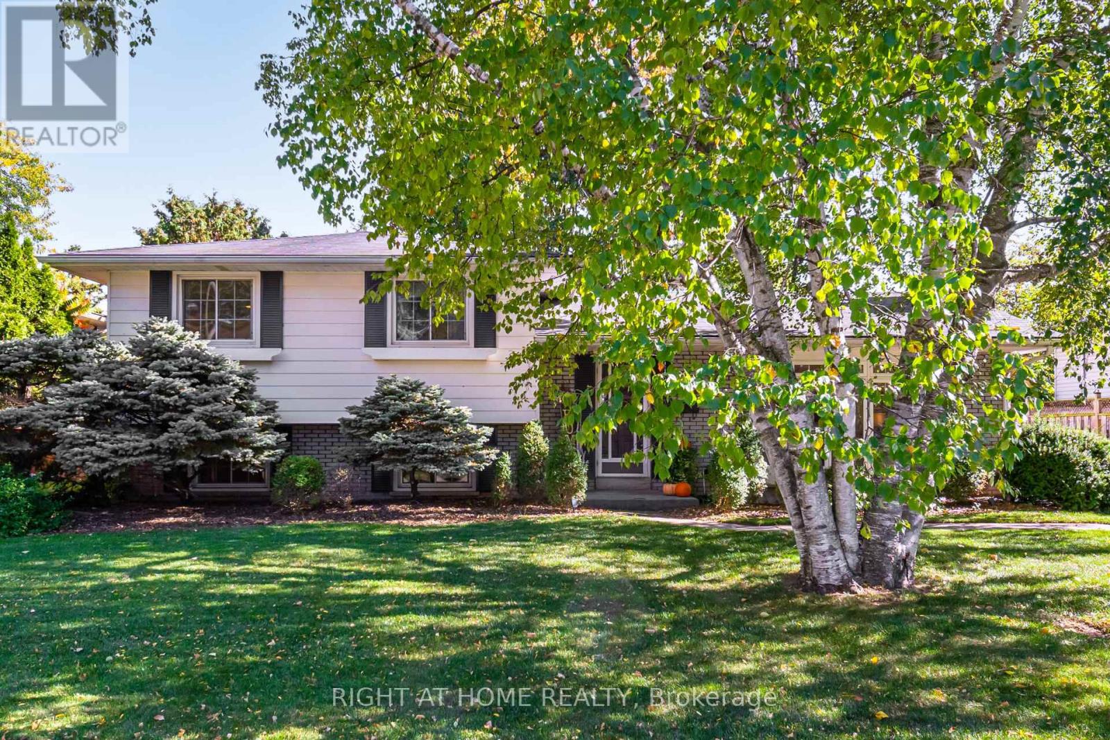 5188 CHERRYHILL CRESCENT - 1