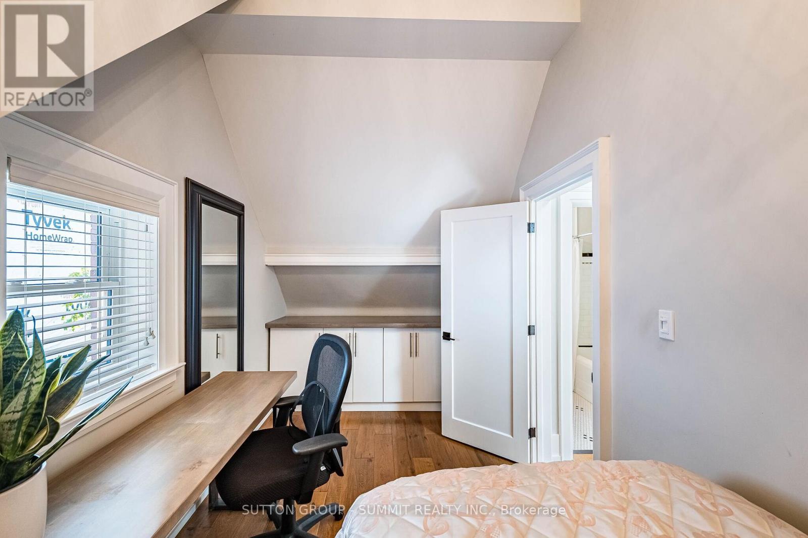 21 CUMBERLAND DRIVE - 25