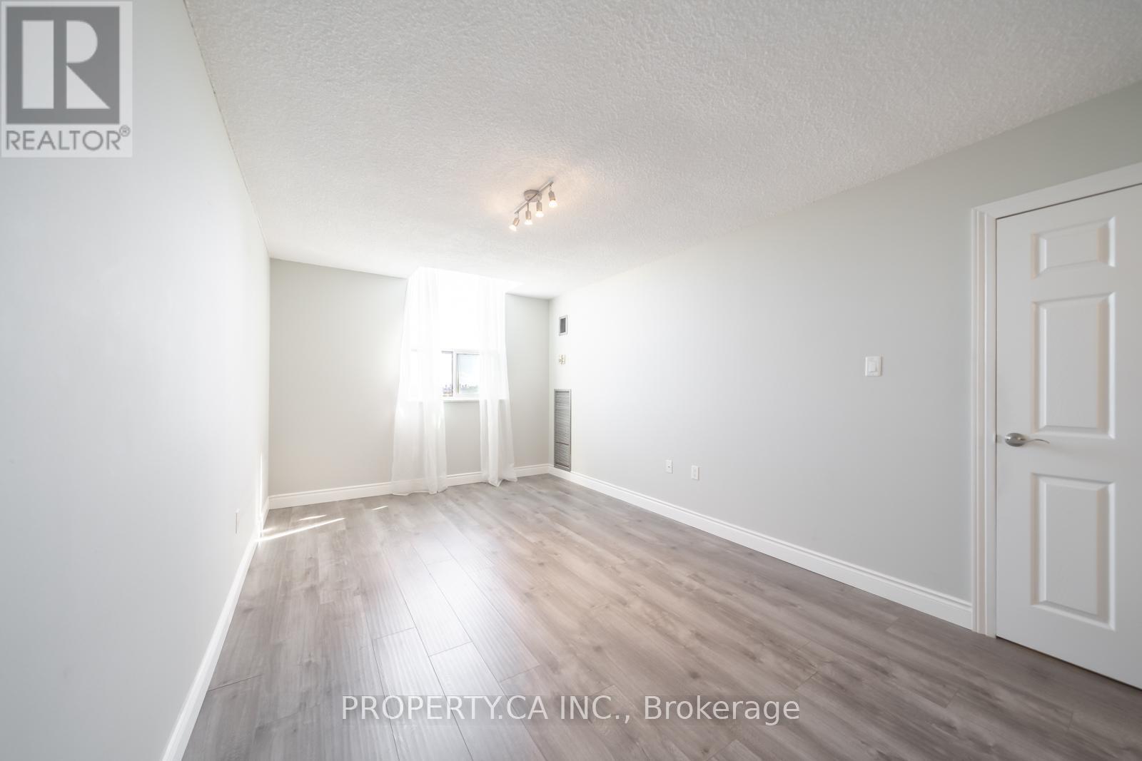#1204 355 RATHBURN ROAD E - 16