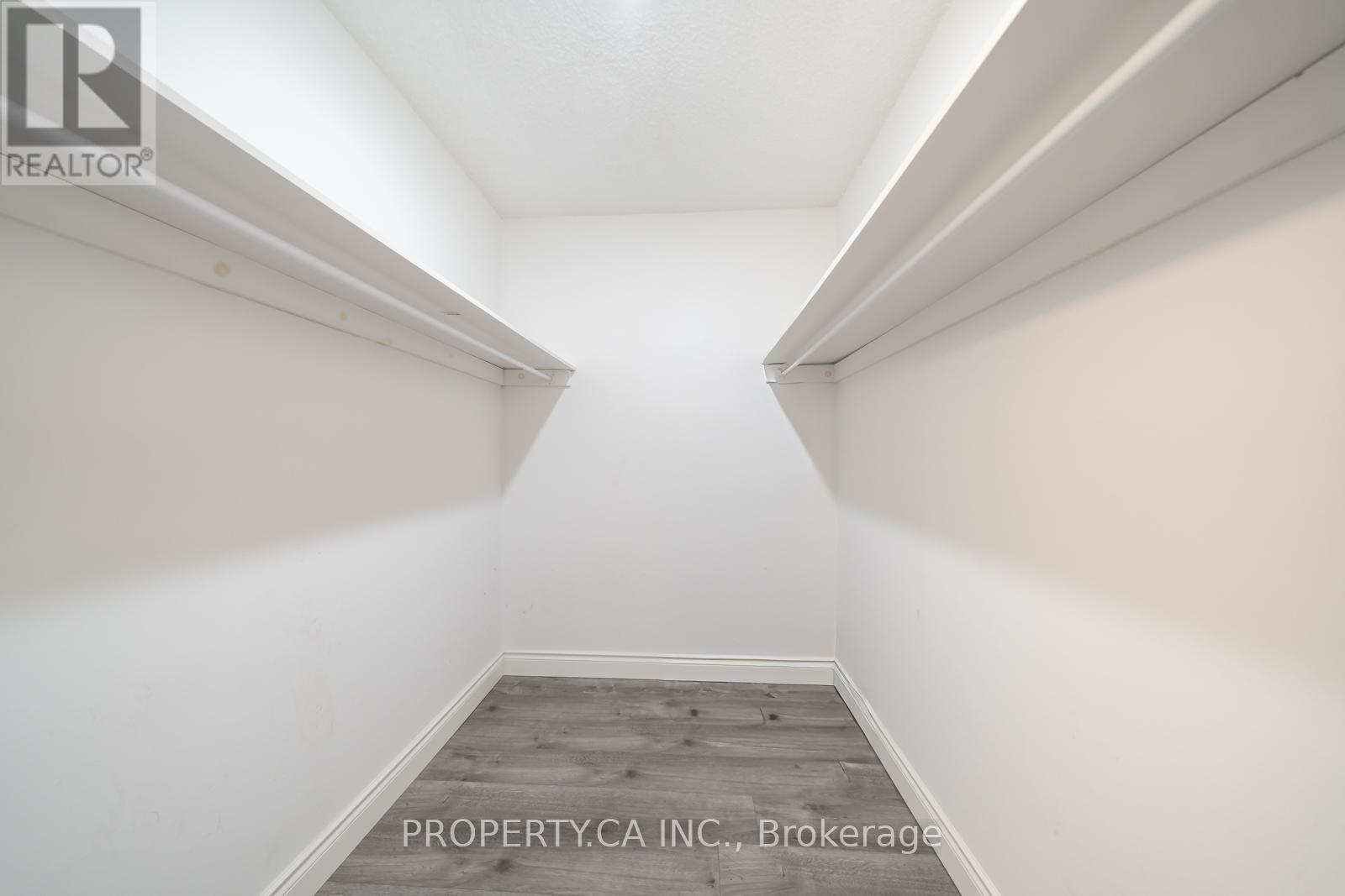 #1204 355 RATHBURN ROAD E - 17