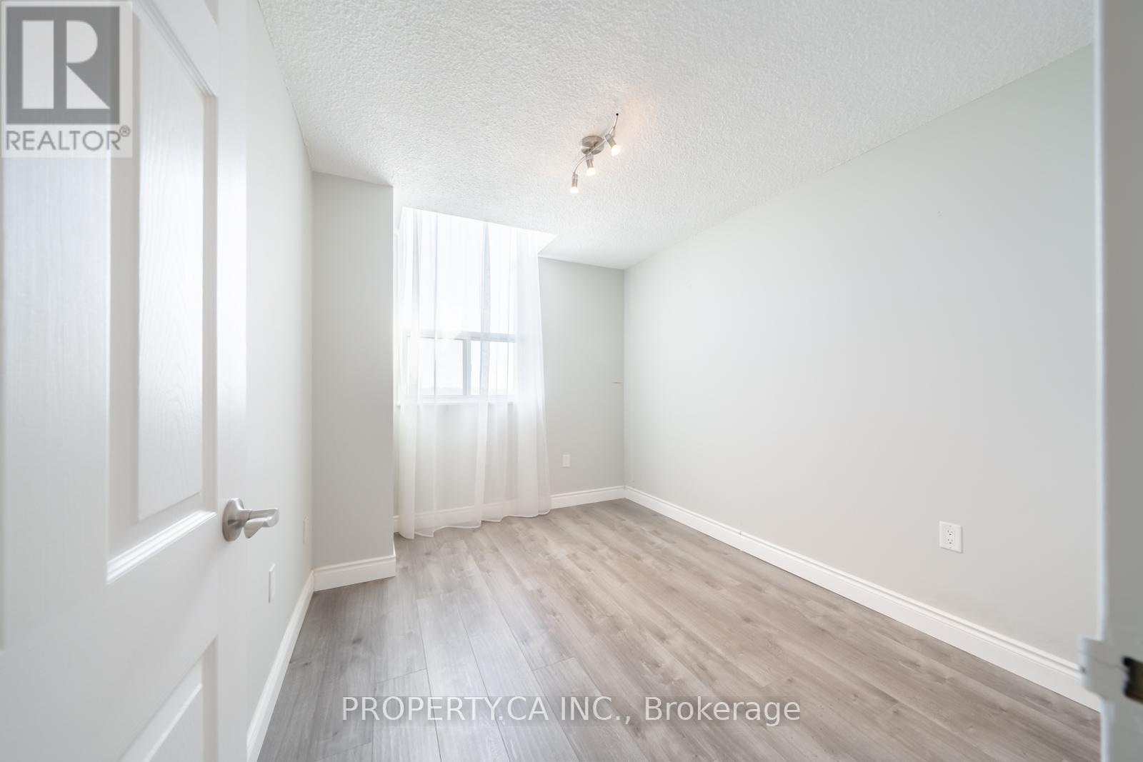#1204 355 RATHBURN ROAD E - 22