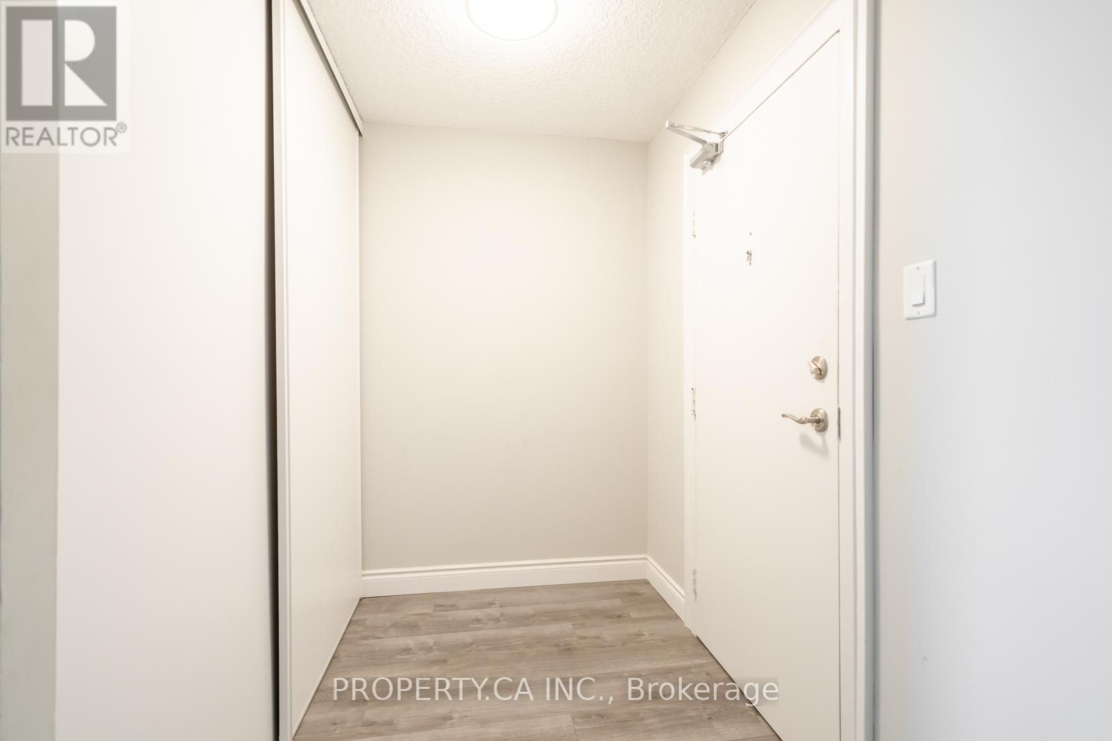 #1204 355 RATHBURN ROAD E - 28