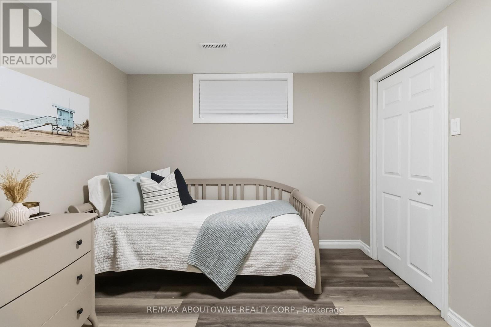 2485 WOBURN CRESCENT - 34