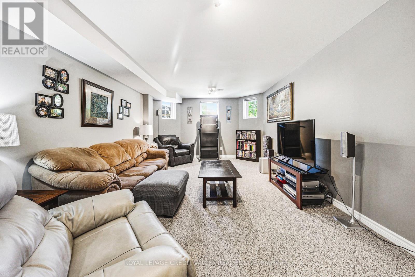 105 PINEBROOK CIRCLE - 26