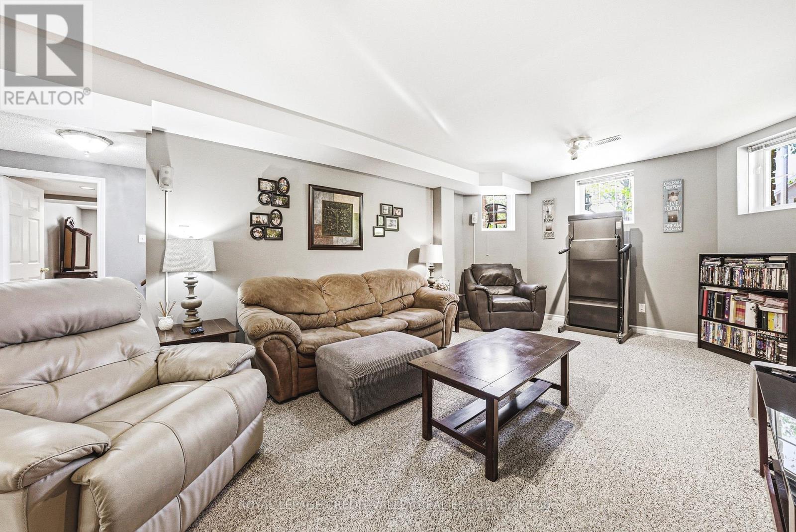 105 PINEBROOK CIRCLE - 27