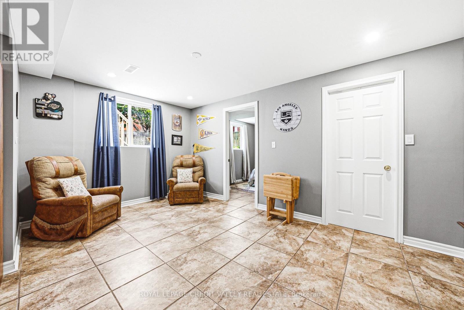 105 PINEBROOK CIRCLE - 31