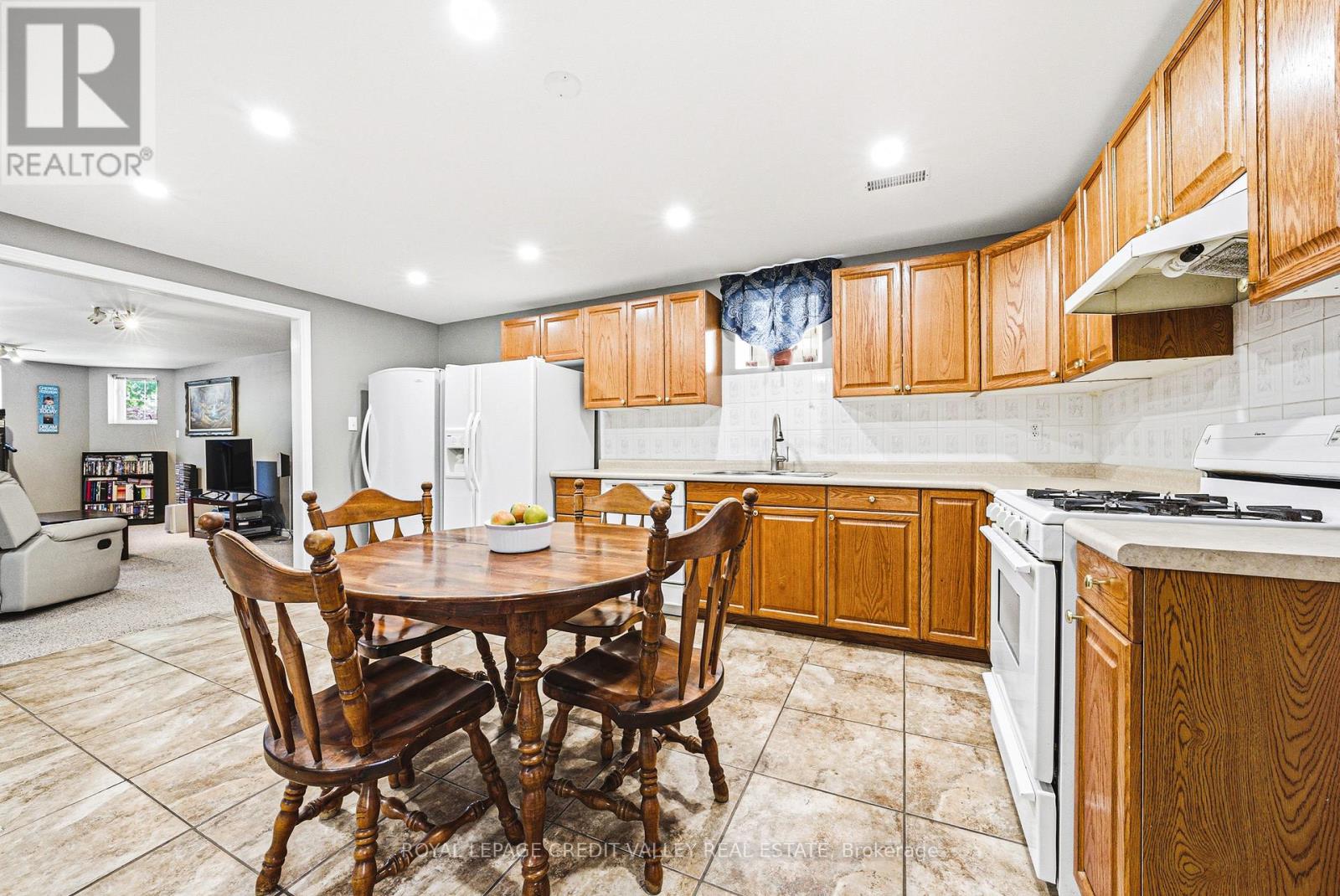 105 PINEBROOK CIRCLE - 32