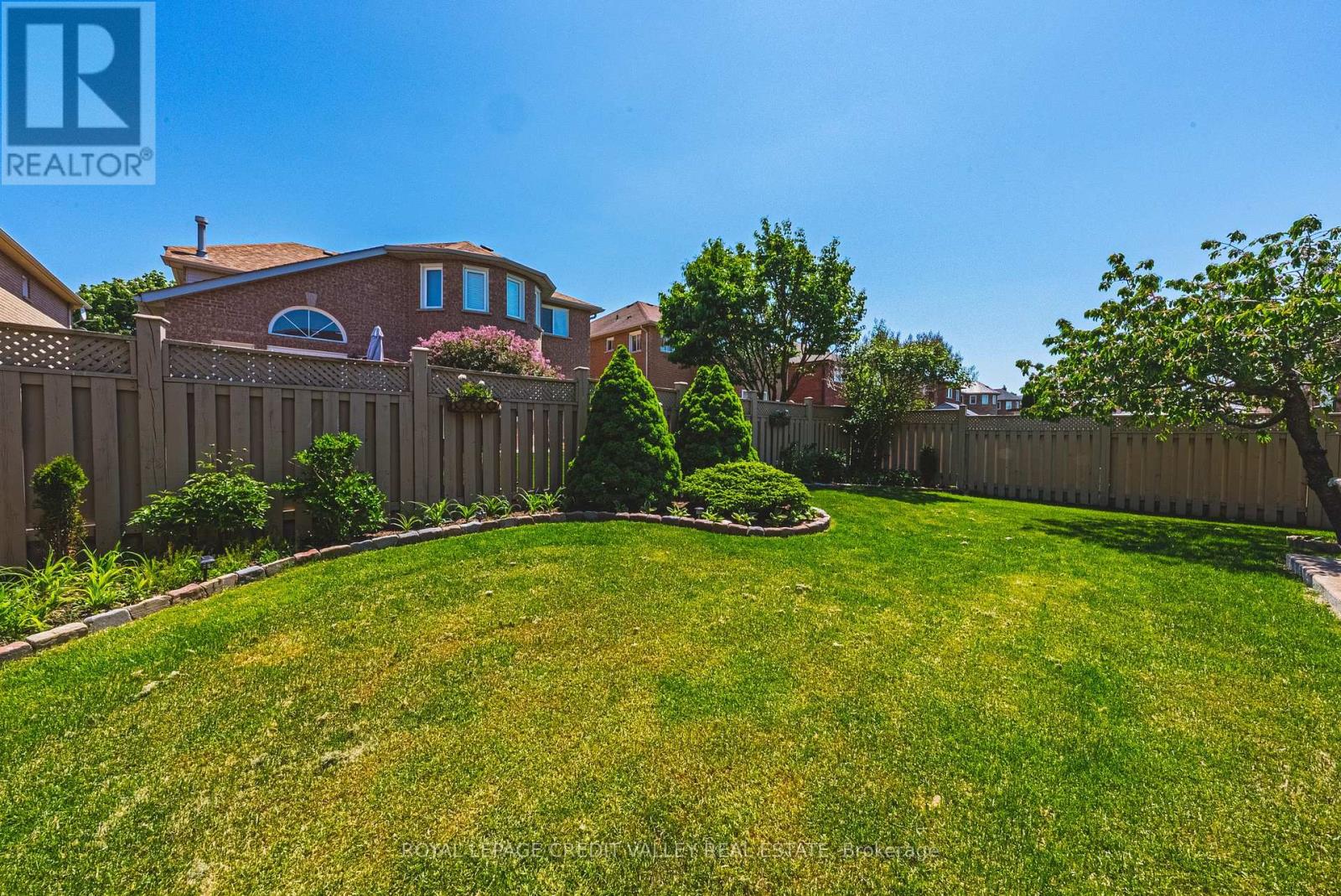 105 PINEBROOK CIRCLE - 36