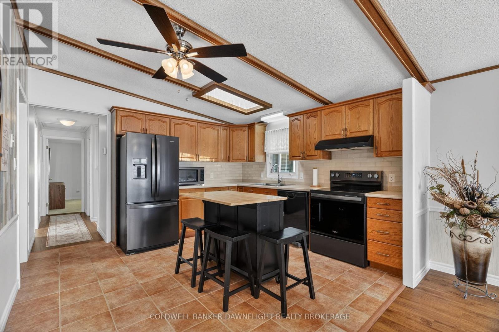 48 REDFORD DRIVE - 11