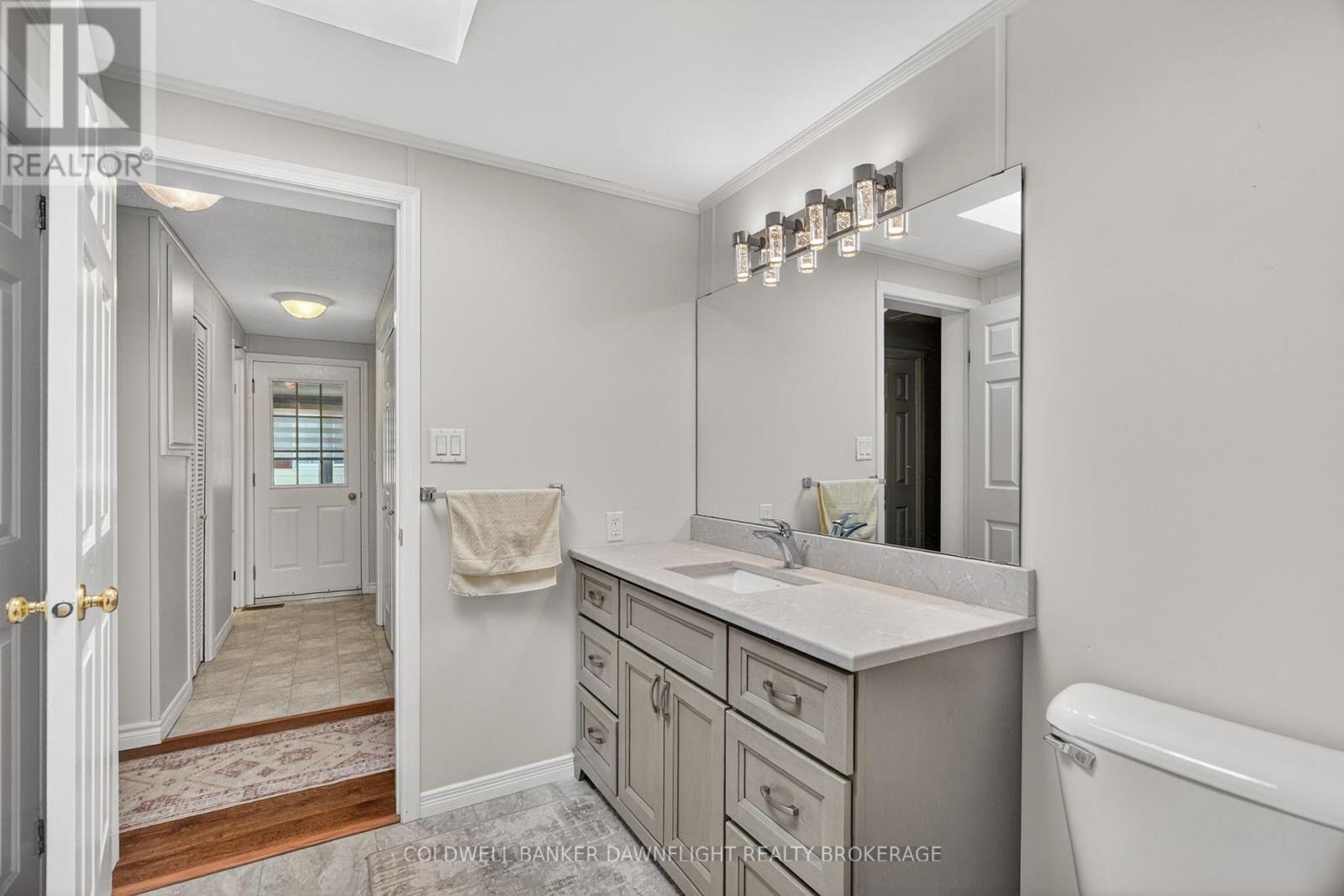 48 REDFORD DRIVE - 22