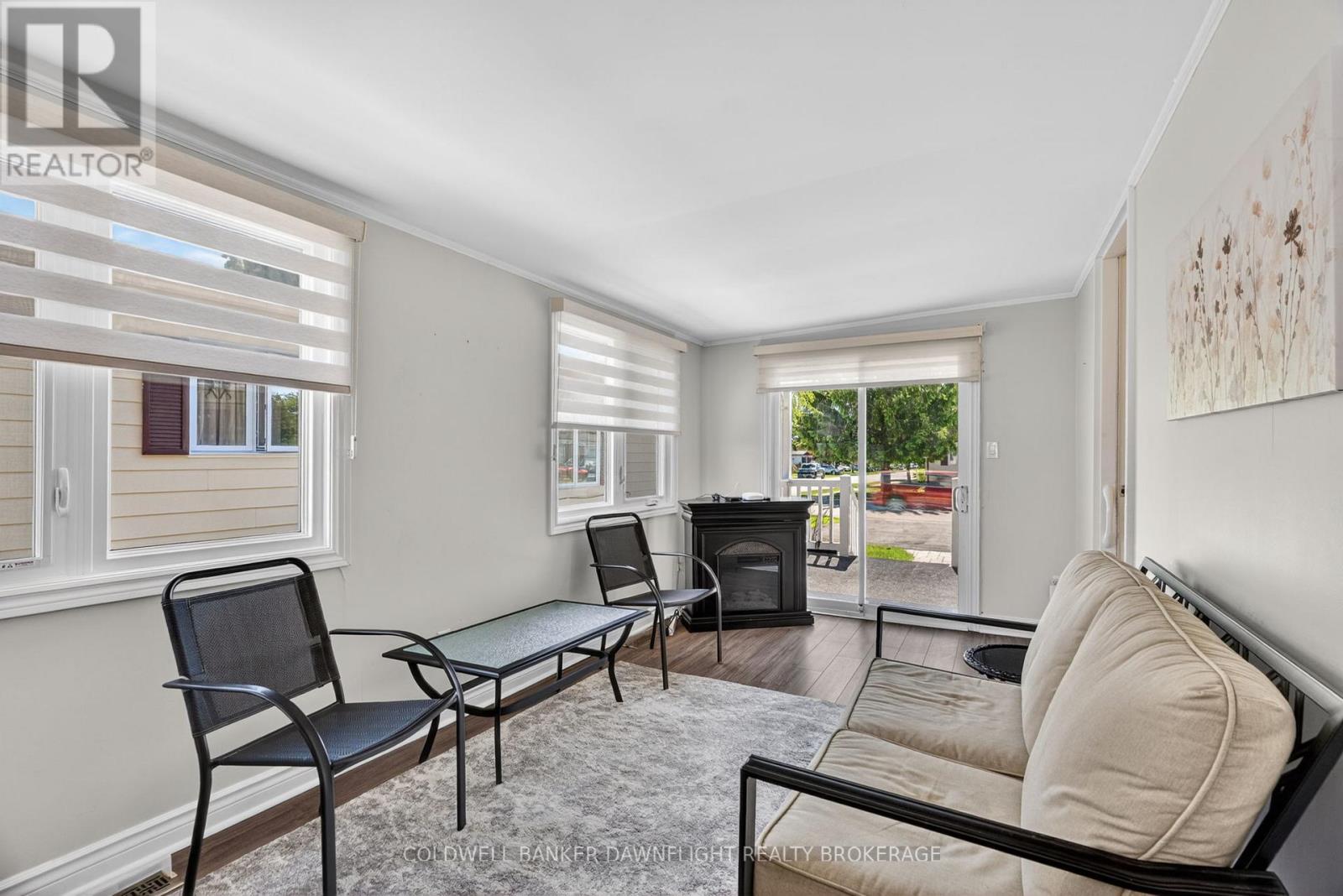 48 REDFORD DRIVE - 30