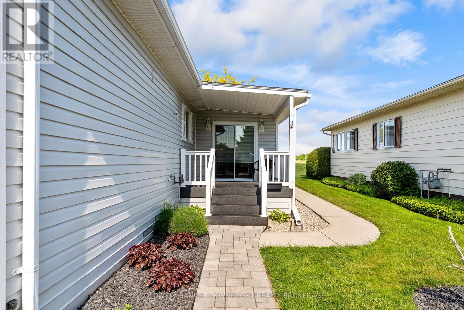 48 REDFORD DRIVE - 31