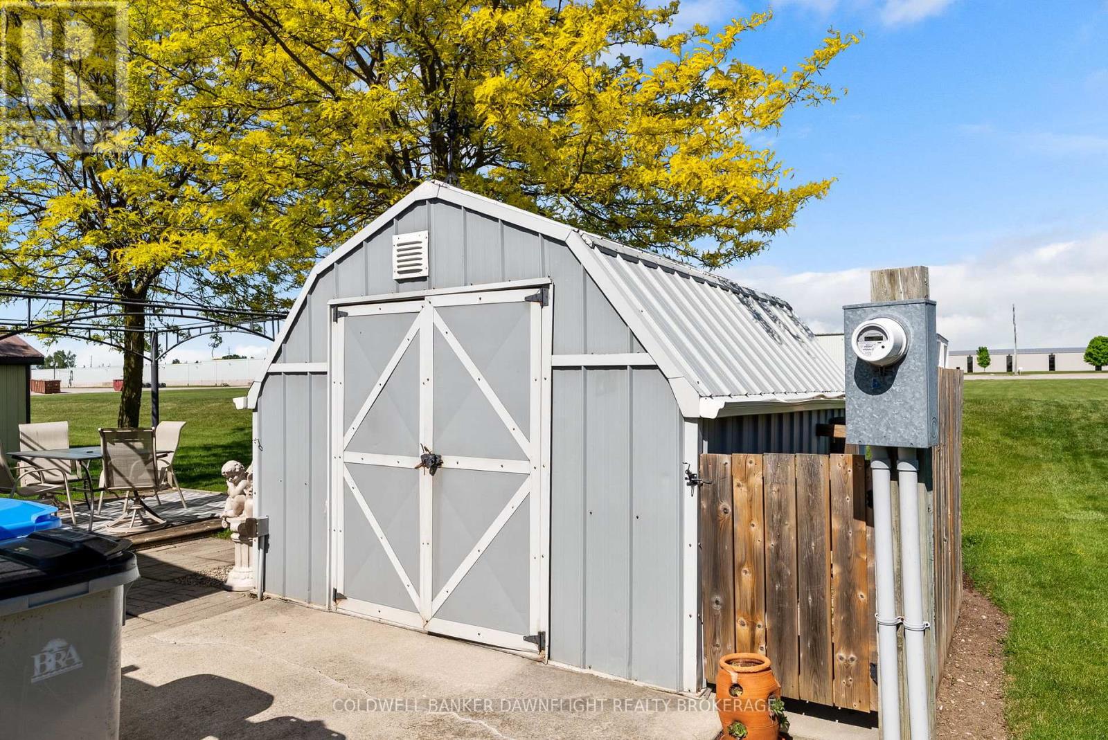 48 REDFORD DRIVE - 38