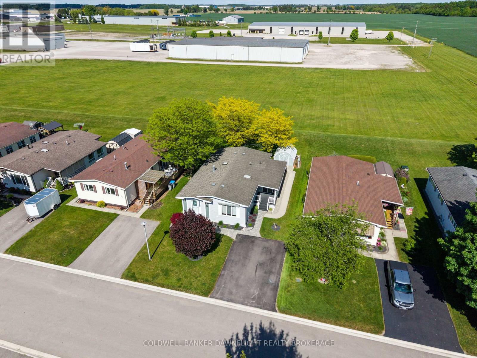 48 REDFORD DRIVE - 39