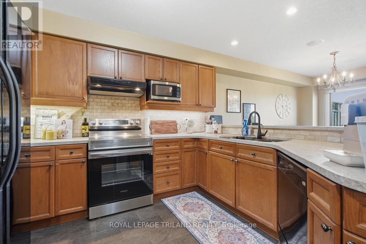#127 600 HYDE PARK ROAD - 13