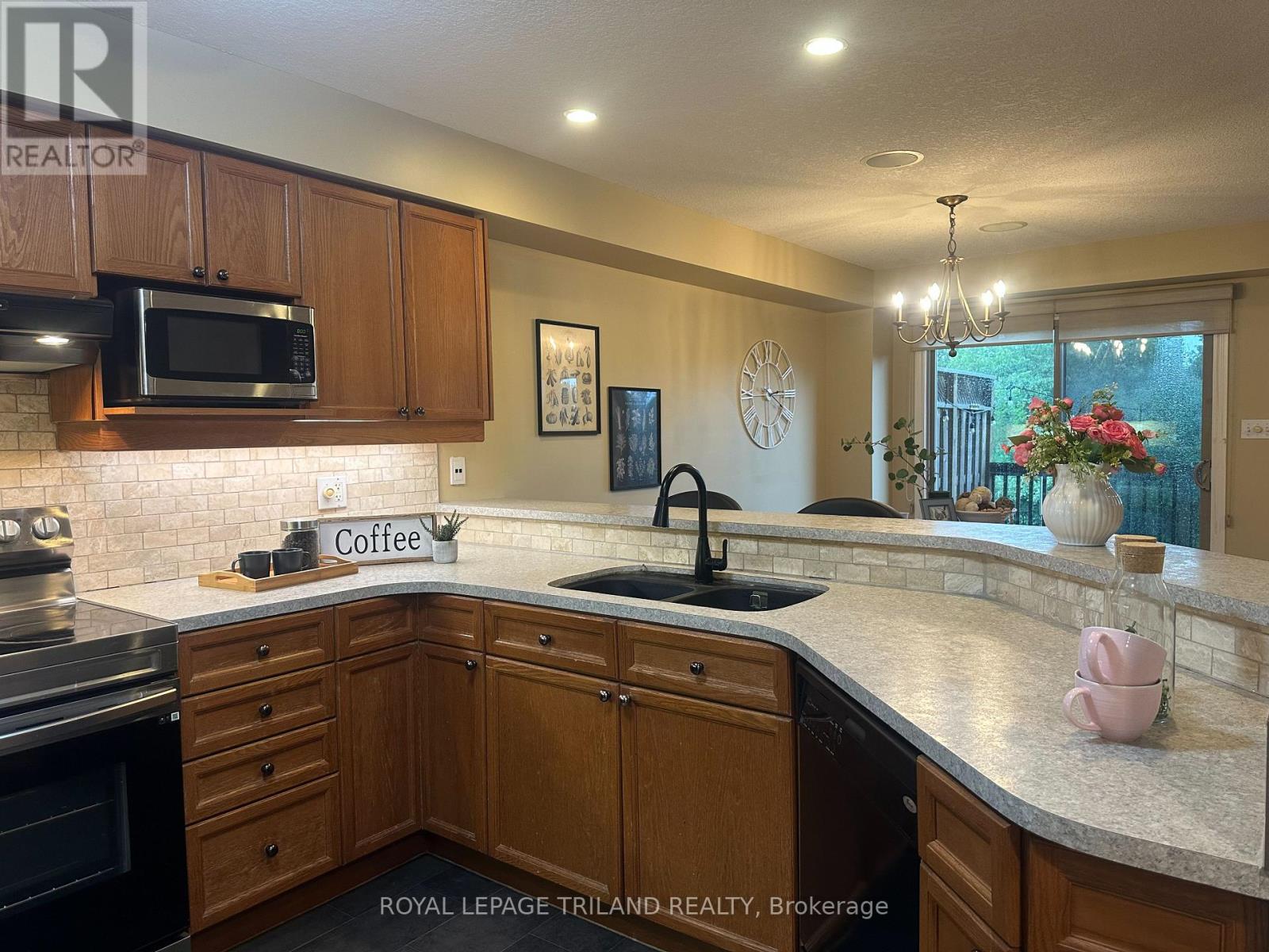 #127 600 HYDE PARK ROAD - 14