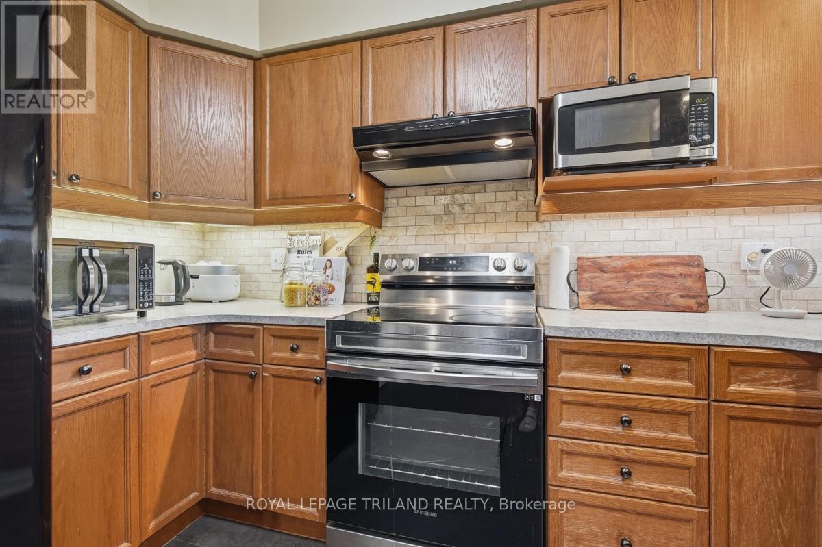 #127 600 HYDE PARK ROAD - 15