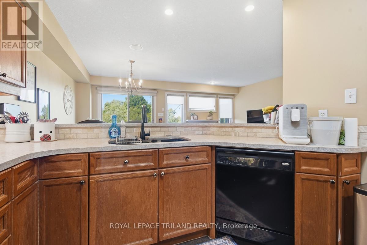 #127 600 HYDE PARK ROAD - 16