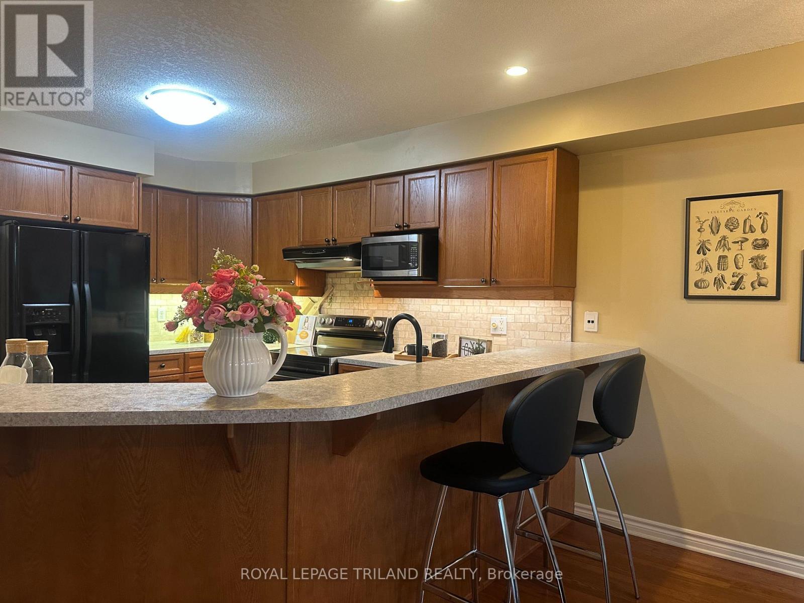 #127 600 HYDE PARK ROAD - 17