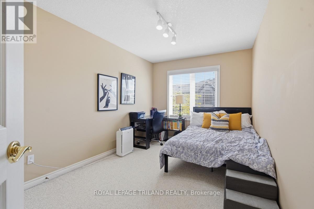 #127 600 HYDE PARK ROAD - 29