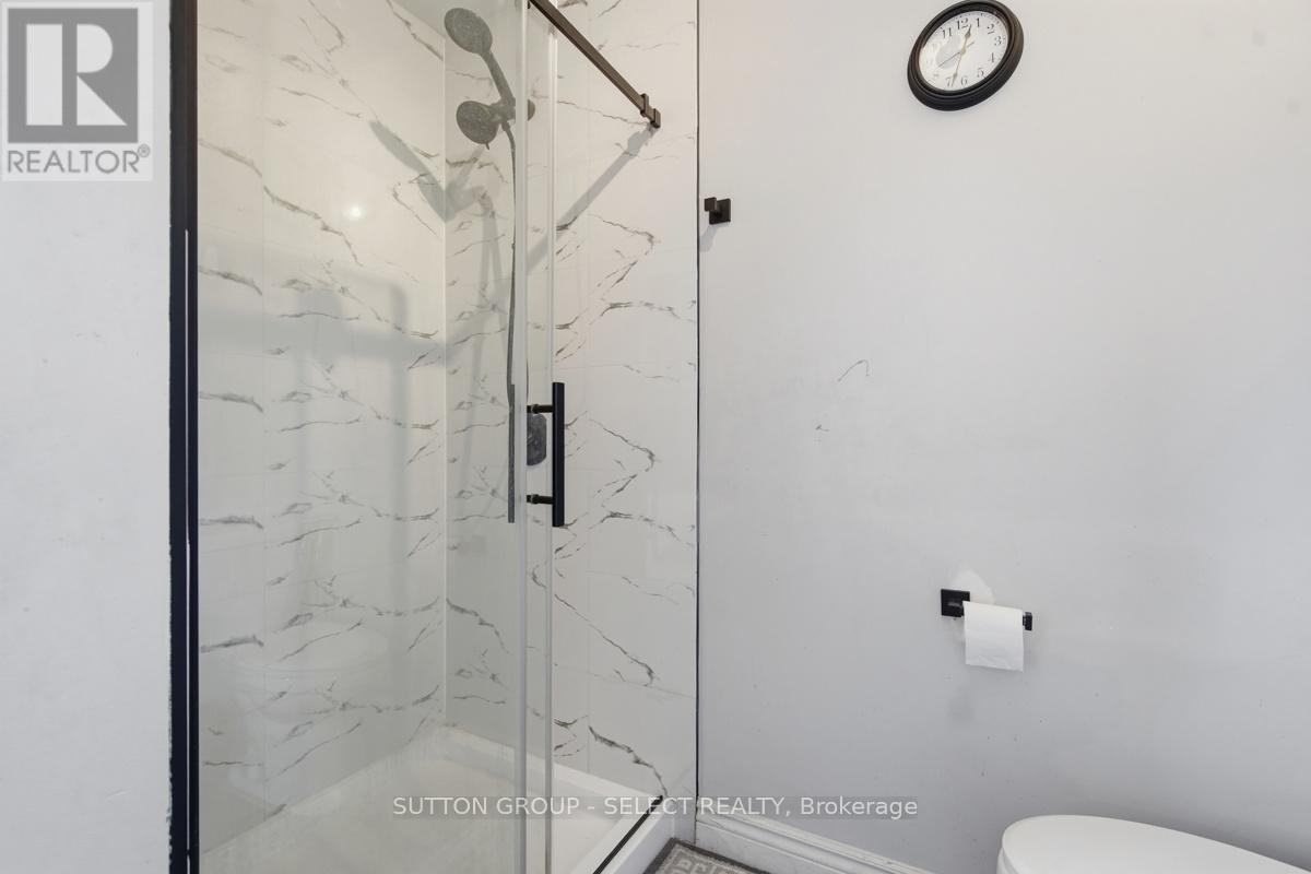 1789 DEVOS DRIVE - 22