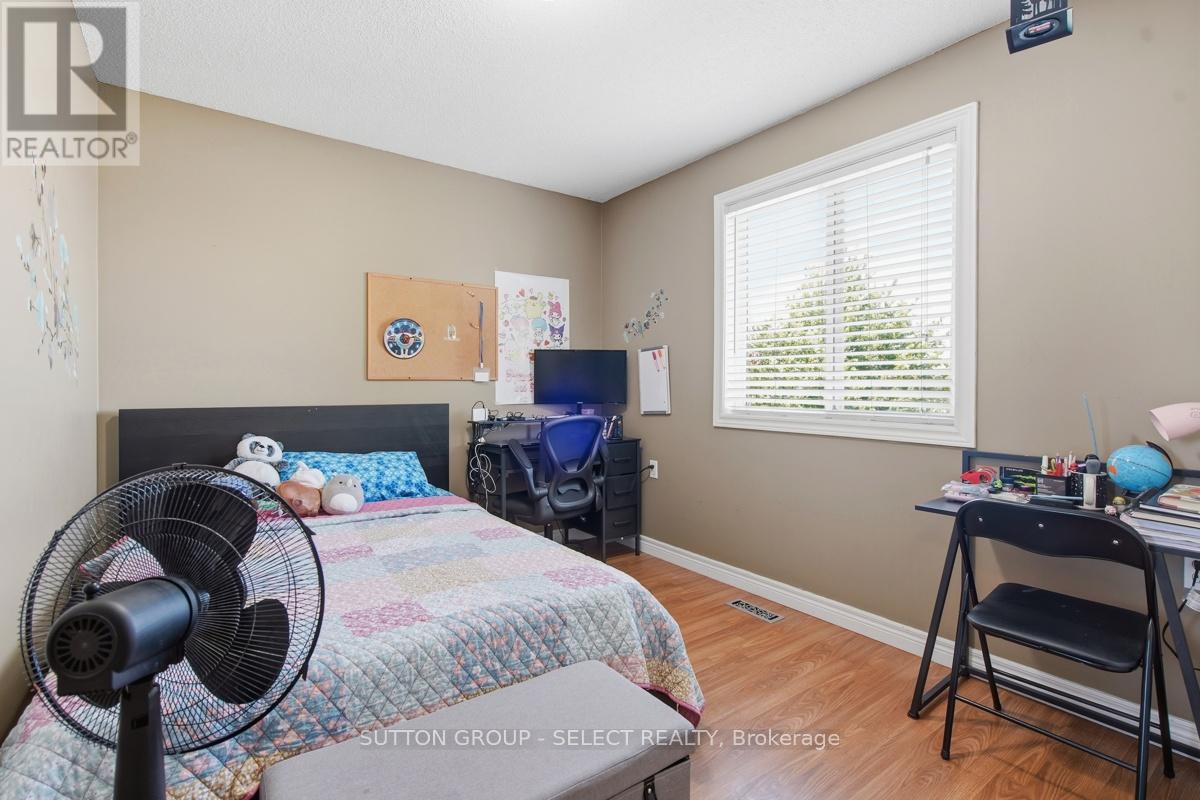 1789 DEVOS DRIVE - 23