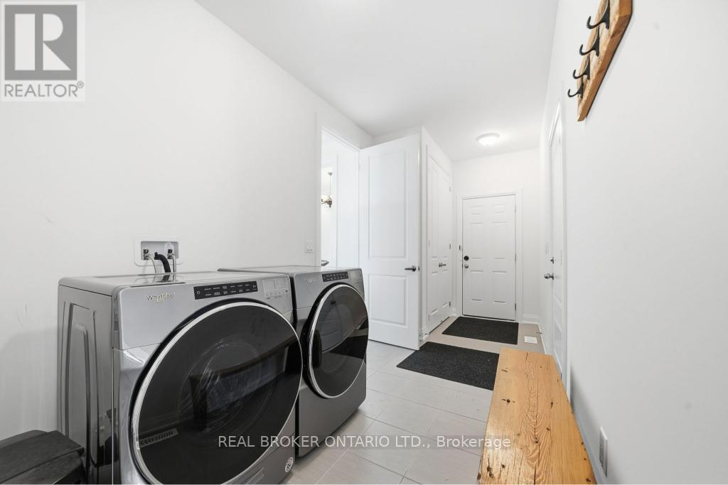 28 WELLERS WAY - 36