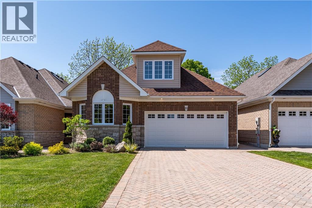#10 152 DUFFERIN Avenue - 1