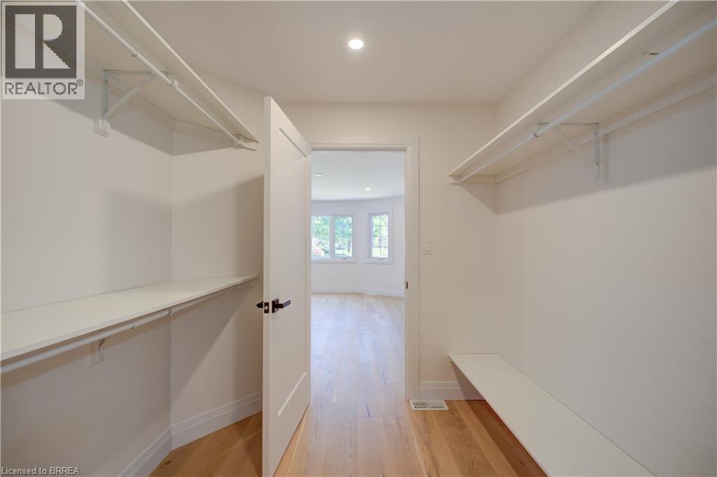 #10 152 DUFFERIN Avenue - 17