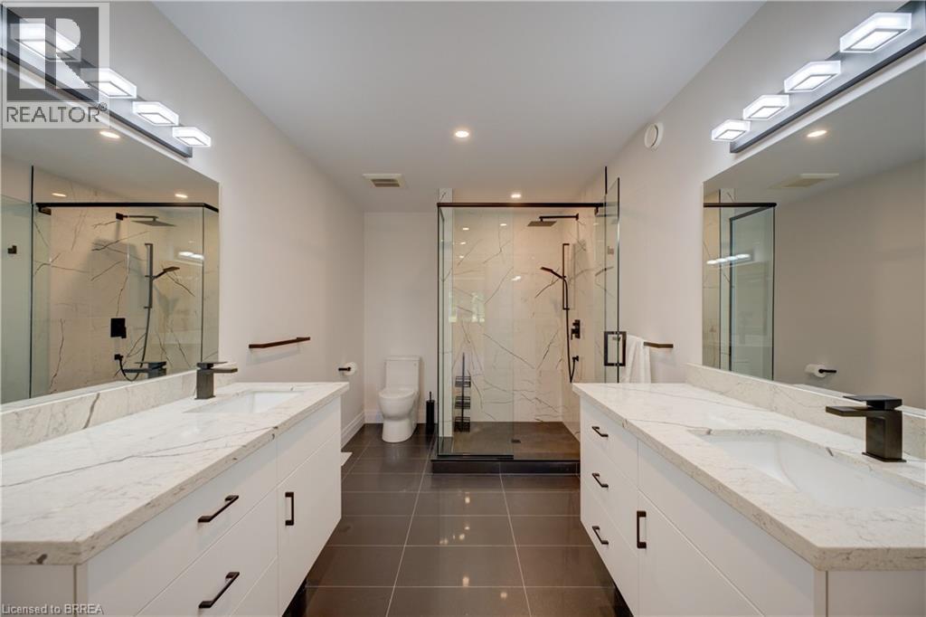 #10 152 DUFFERIN Avenue - 19