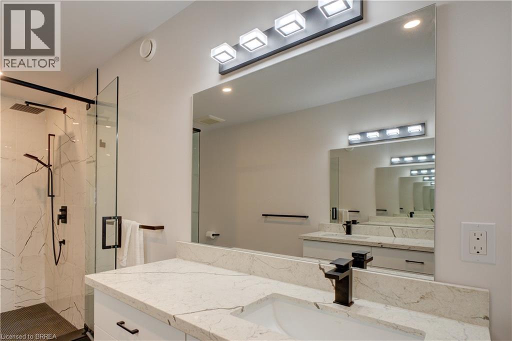 #10 152 DUFFERIN Avenue - 20