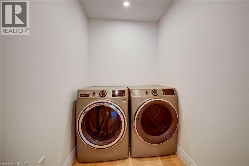 #10 152 DUFFERIN Avenue - 21