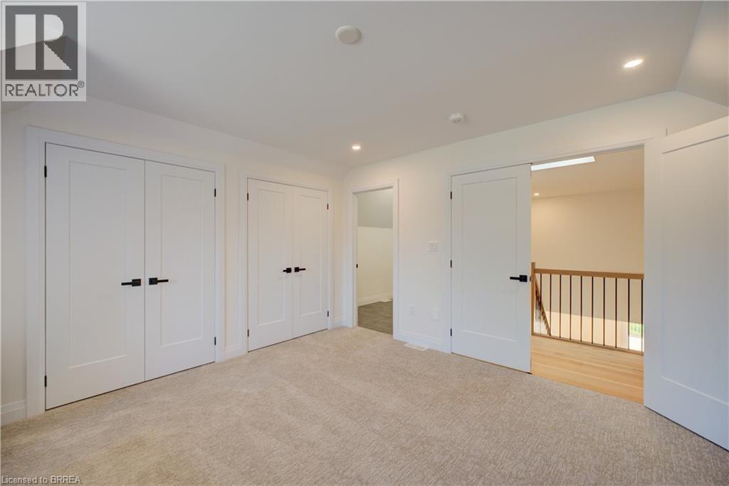 #10 152 DUFFERIN Avenue - 23