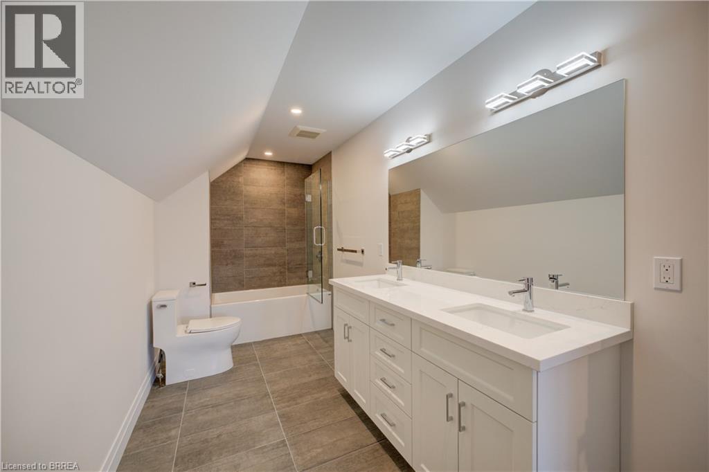 #10 152 DUFFERIN Avenue - 25