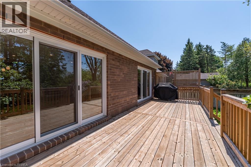 #10 152 DUFFERIN Avenue - 39