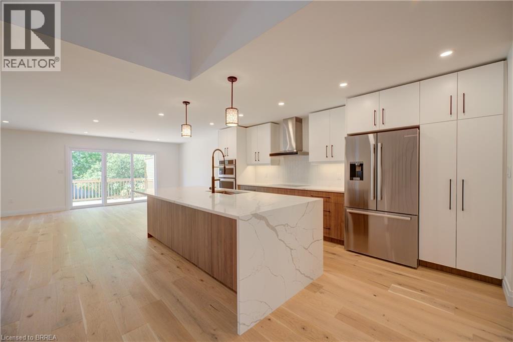#10 152 DUFFERIN Avenue - 6