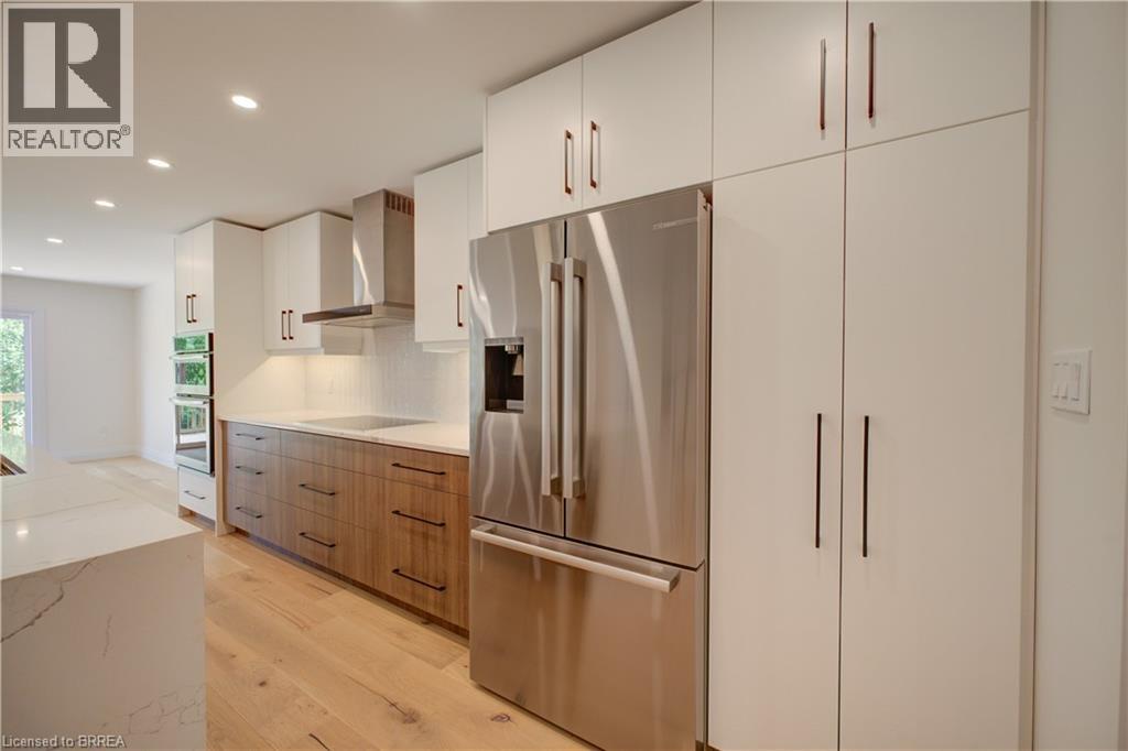 #10 152 DUFFERIN Avenue - 8
