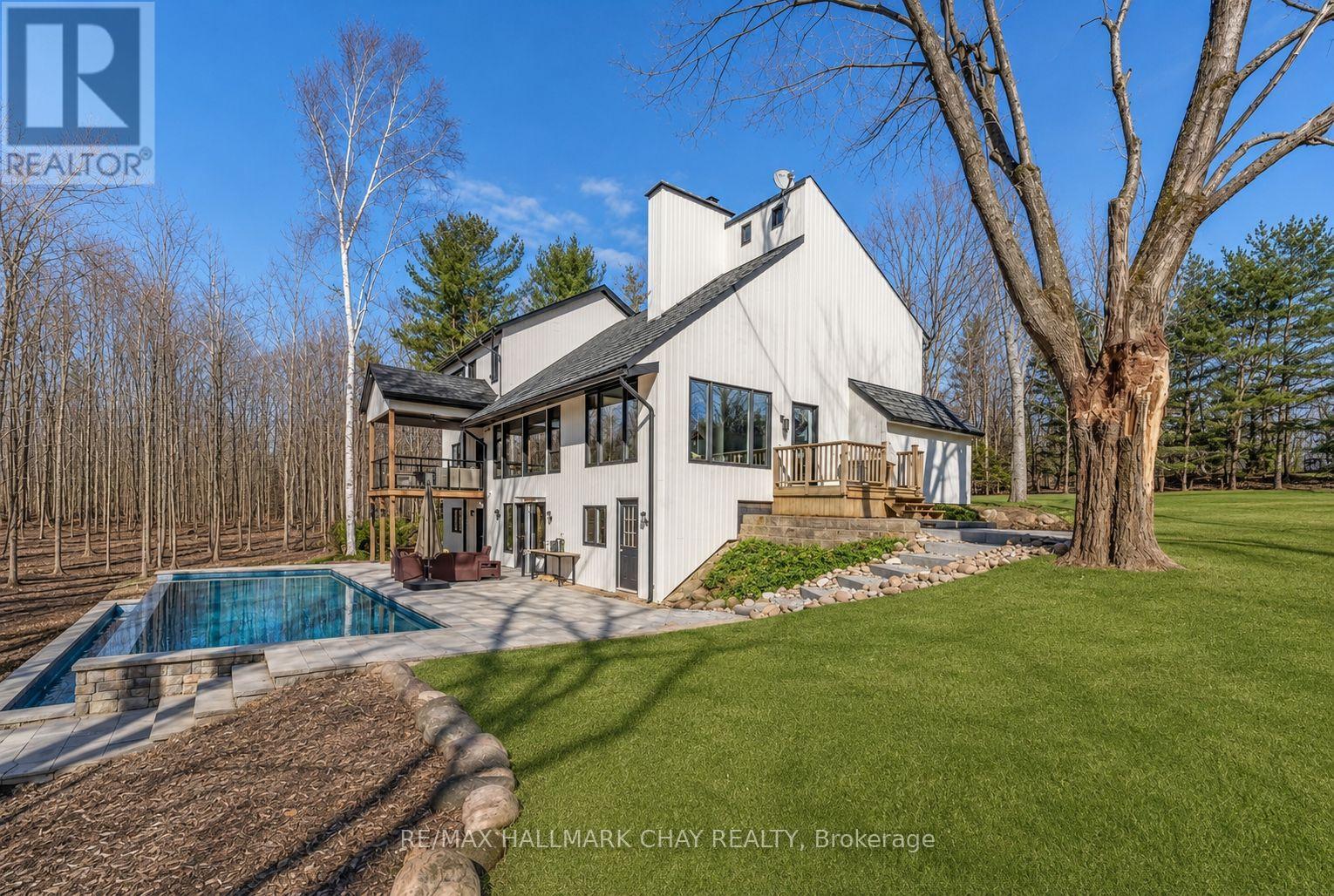 1359 OLD BARRIE ROAD E - 6