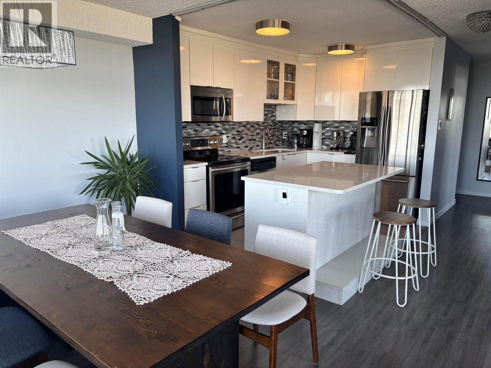 1903 6540 BURLINGTON AVENUE, Burnaby