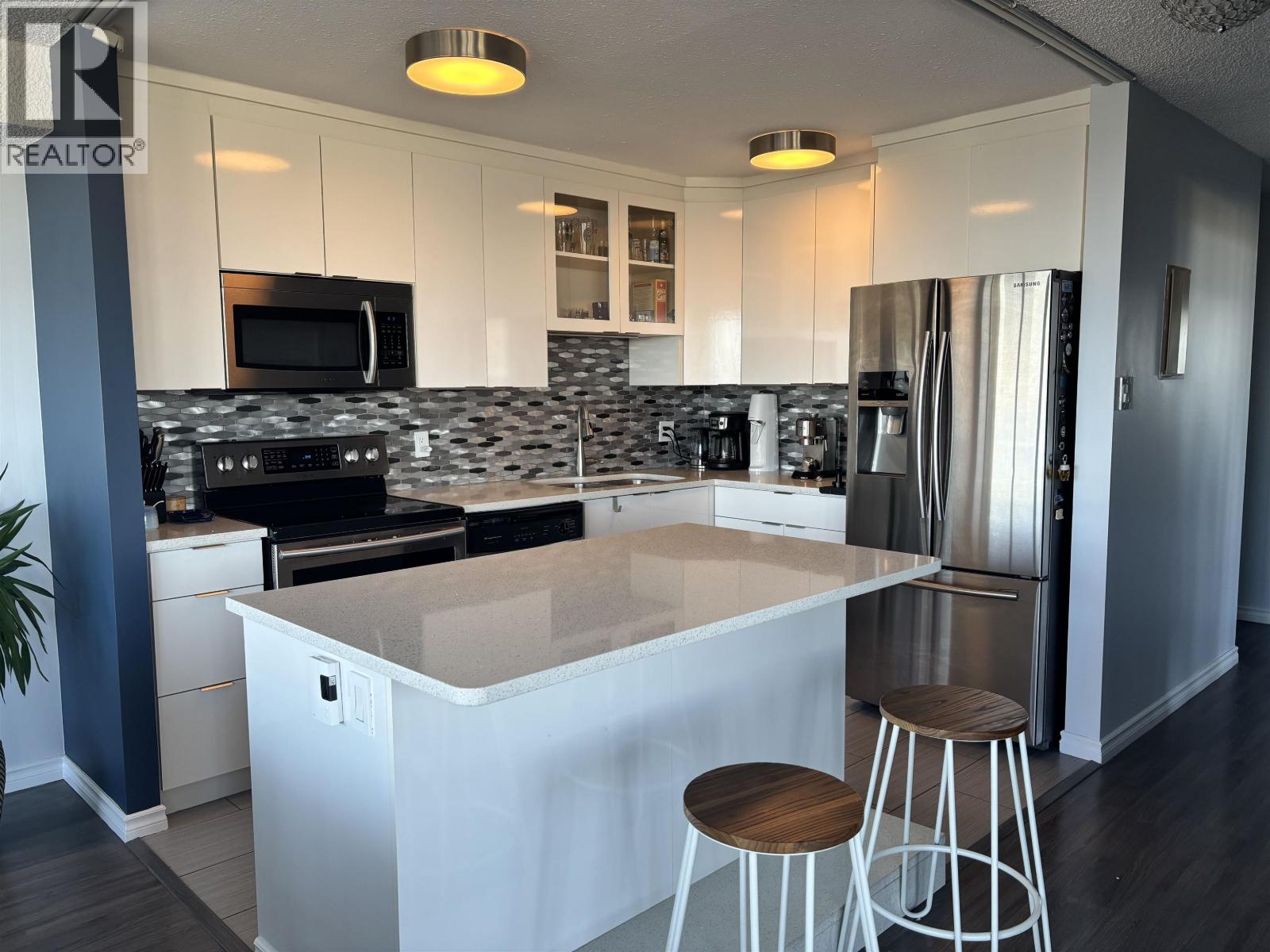 1903 6540 BURLINGTON AVENUE, Burnaby