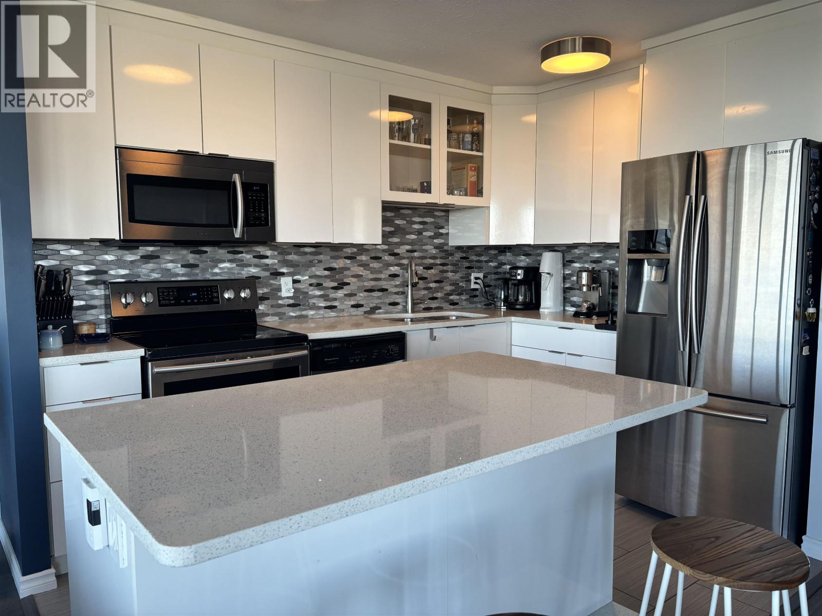 1903 6540 BURLINGTON AVENUE, Burnaby
