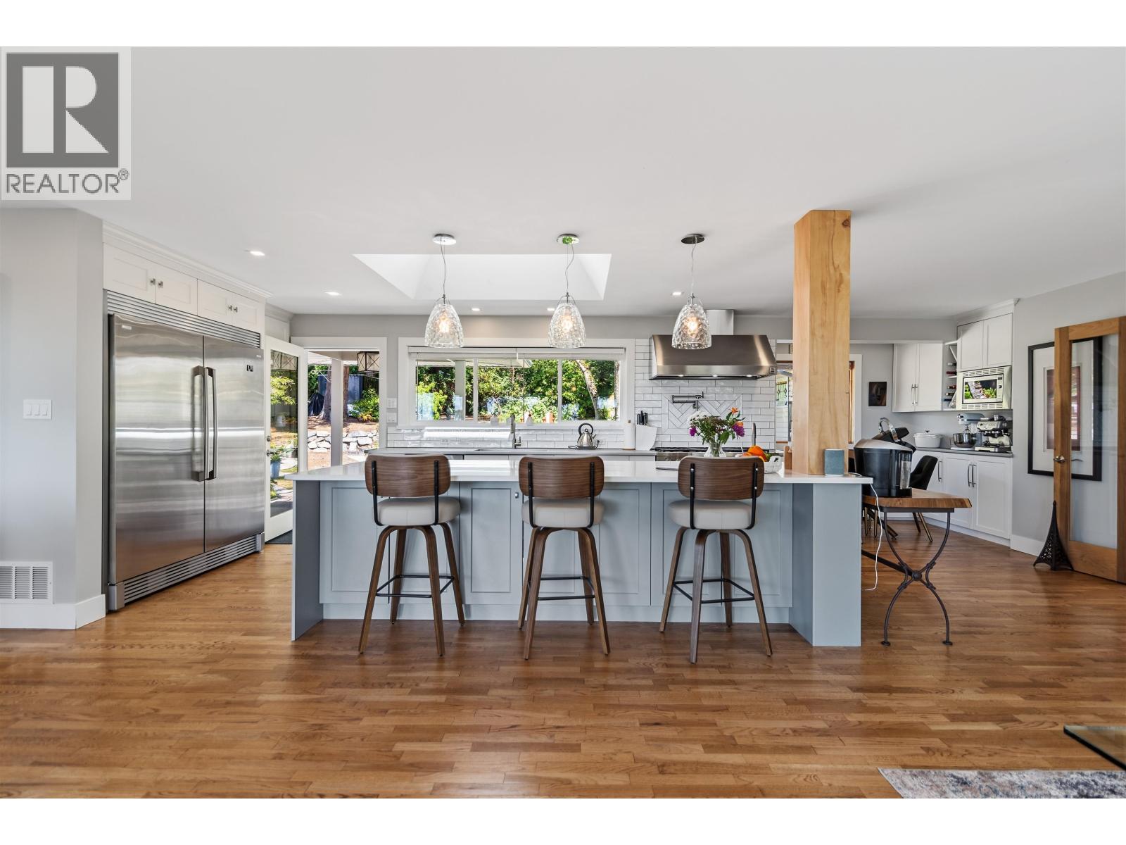 4632 WHITAKER ROAD, Sechelt