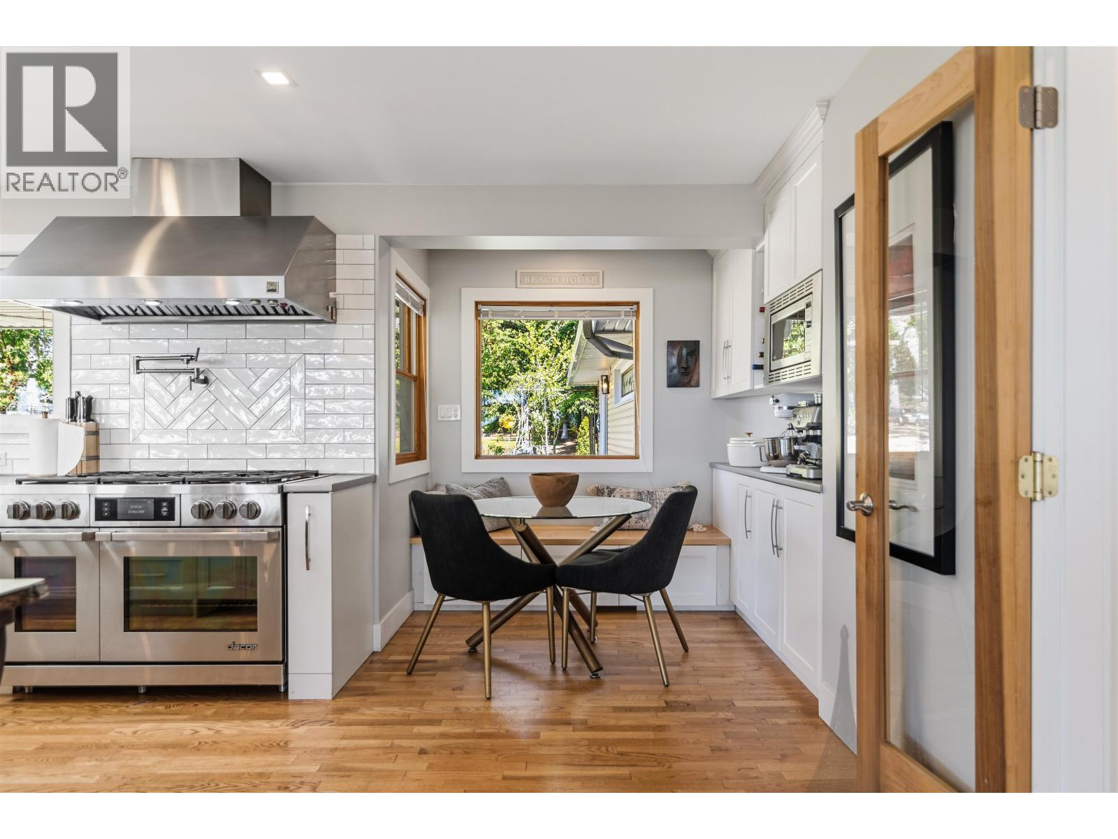 4632 WHITAKER ROAD, Sechelt