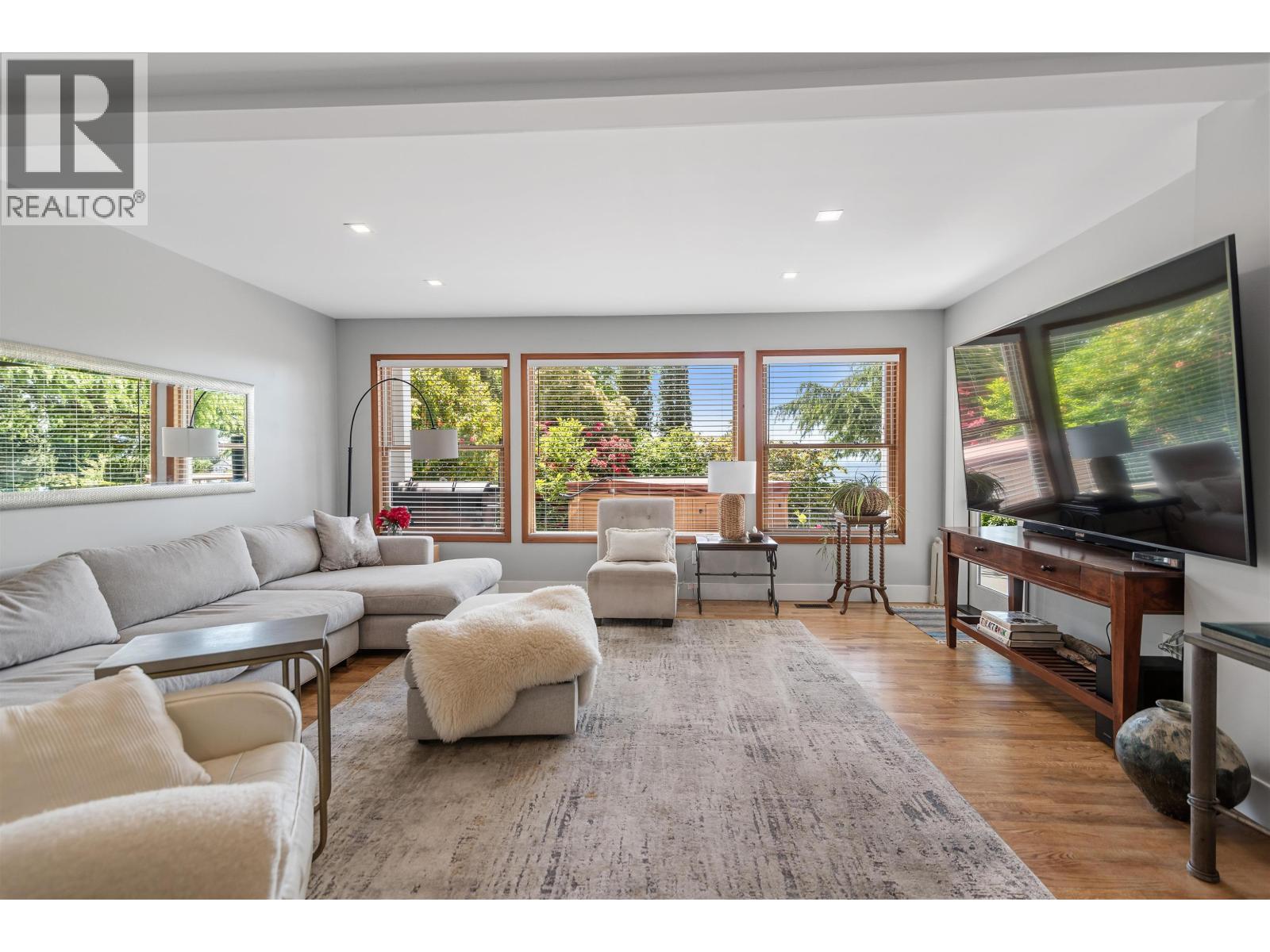 4632 WHITAKER ROAD, Sechelt