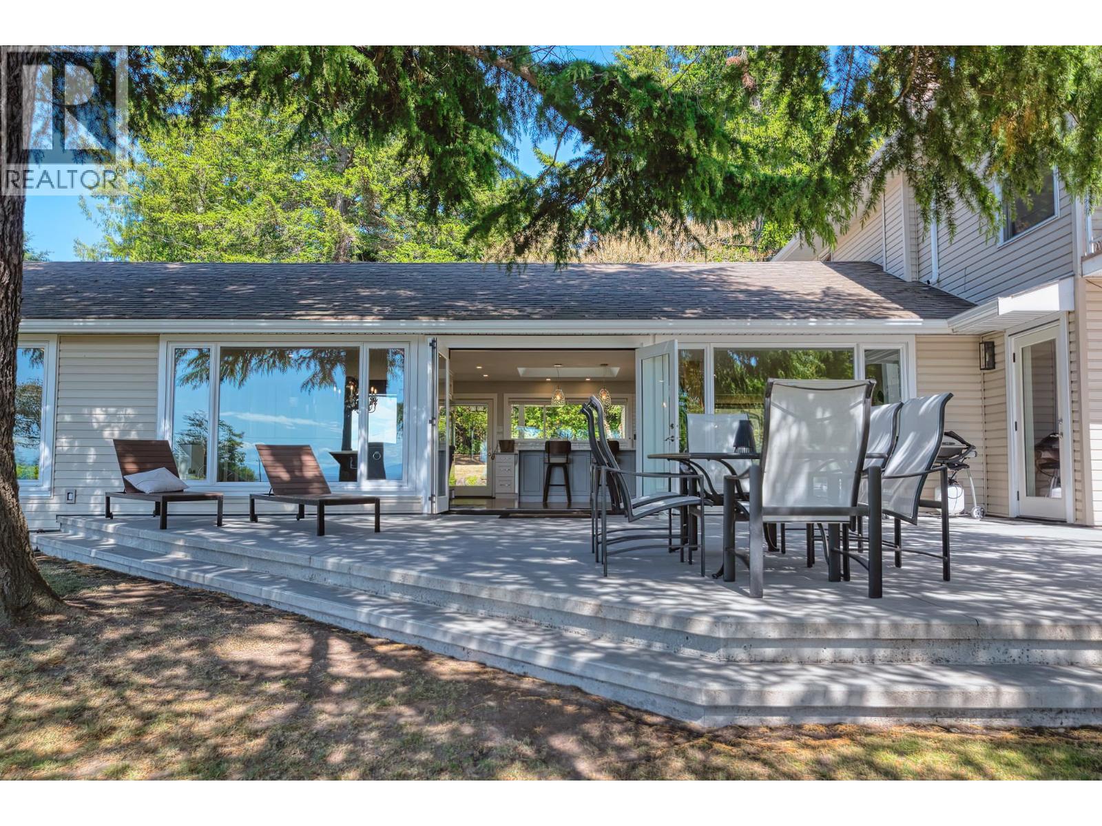 4632 WHITAKER ROAD, Sechelt