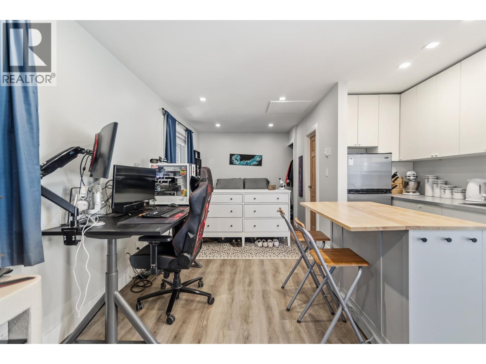 4632 WHITAKER ROAD, Sechelt